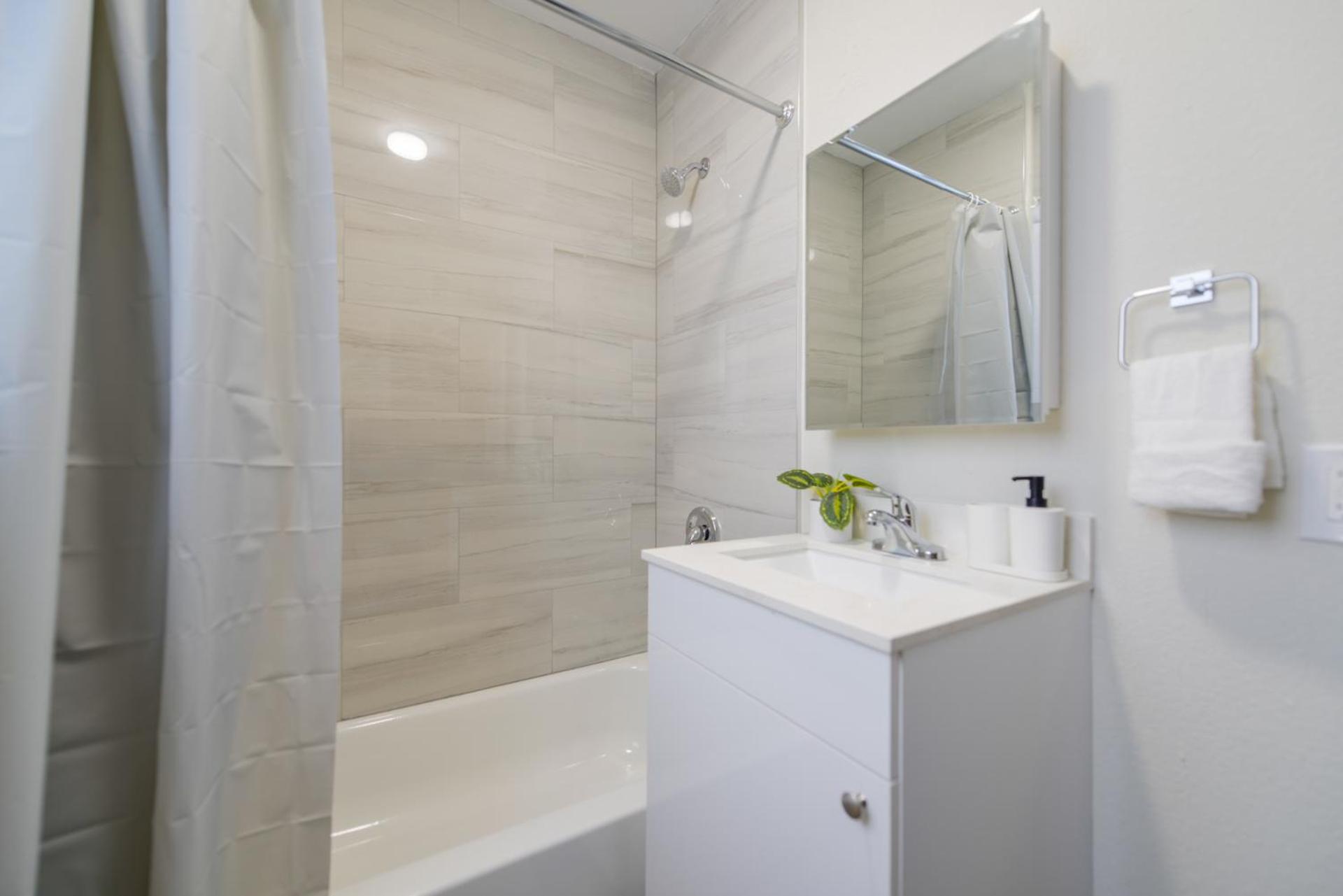 Explore The Abundance Of Shops On Calle Ocho Apartment Miami