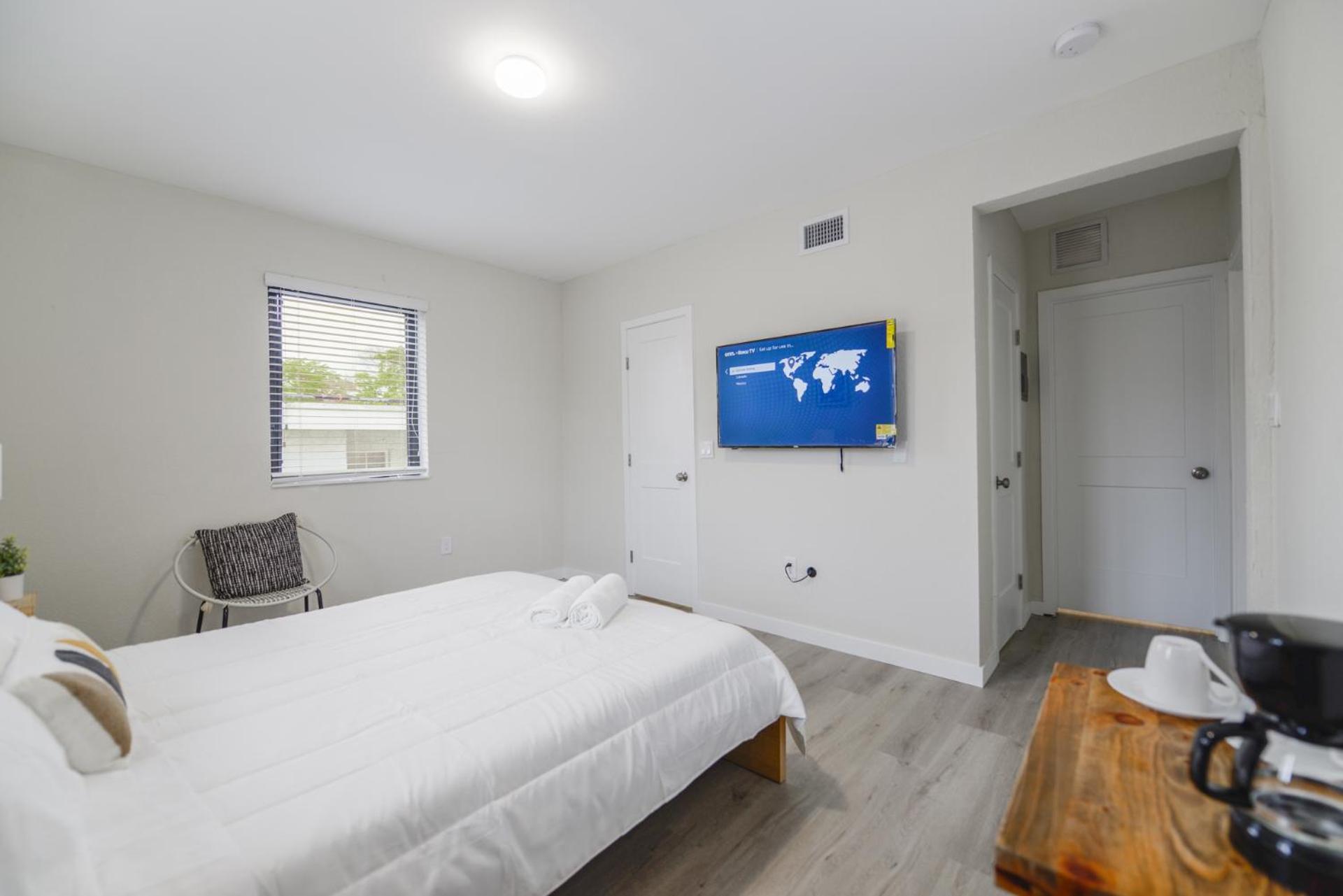 Apartment Explore The Abundance Of Shops On Calle Ocho *