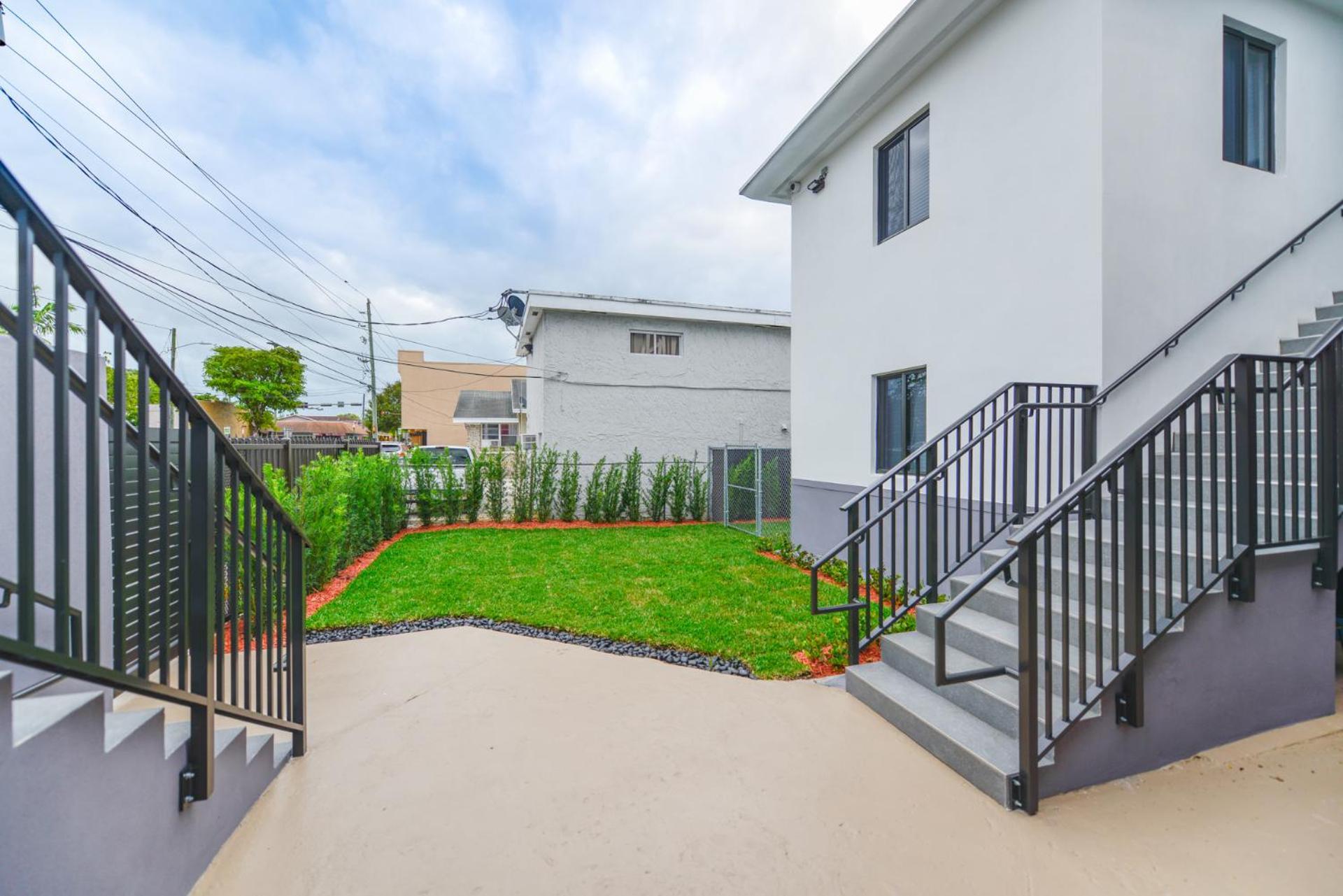 Explore The Abundance Of Shops On Calle Ocho Apartment Miami